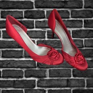Fioni Red Satin Rosette Pump